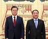 文대통령, 강창일 日대사에 "한일 양국 공동과제 직면..역할해달라"