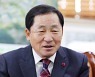 '성추행' 혐의 안병호 전 함평군수 항소심서 법정 구속