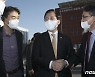 울산 수소연료전지 실증화 센터 찾은 성윤모 장관