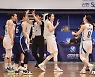 '최은실 22득점' 우리은행, 신한은행 64-61 제압..2연승