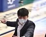 '승차 없는 2위' 위성우 감독 "최은실, 농구에 눈을 뜨는 듯"