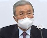 김종인 "安 안 된다" vs 안철수 "근거 없는 비판"..서울시장 후보 갈등