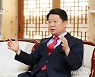 권영진 대구시장 "3선의 짐, 피할 수 있으면 피하고 싶어"