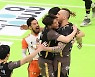 OK금융그룹, 풀세트 접전 끝에 2연승+2위 도약..한국전력 3연승 저지 [수원 리뷰]