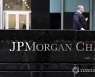 (FILE) USA ECONOMY JP MORGAN CHASE RESULTS