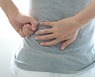 '이 자세'가 허리 통증을 부른다?..허리 통증의 원인과 일상 속 관리법
