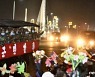 북한 열병식 참가자들, 평양 도심 가르며 행진