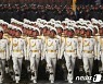 열병식 들어서는 하얀 제복의 북한 해군.."바다의 결사대"