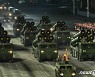 김일성광장에 줄지어 등장한 북한 무기