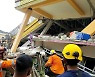 인니 술라웨시섬 6.2 지진.. 최소 35명 사망, 600여명 부상