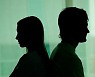 "남초카페 처벌하라" "여초 먼저"..전쟁터 된 국민청원