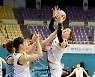 [MD포토] 박지수 '내가 잡을게'