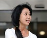 [전문] 김부선, 분노 "정인이 양모 호송버스에 눈덩어리 던져..사법정의 보고파"