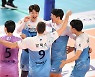 [V리그 리뷰]'알렉스+나경복 30점 합작' 우리카드 3연승, '마테우스 합류' 삼성화재 셧아웃
