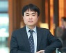 조민 합격 소식..의사단체회장 "의사 가운 찢고 싶다"
