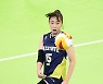 [MD포토] 공 피하는 황민경 '아웃느낌이야'