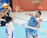 강스파이크 날리는 알렉스
