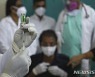 인도, 백신 접종 개시..7월까지 3억명 '세계 최대 프로젝트'