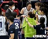 김종민 감독,'화기애애한 작전타임' [사진]