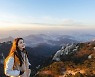 '전참시' 이시영, 연예인 최초 등산 화보 도전 [T-데이]