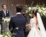 정총리, 20대 부부 결혼식 '깜짝주례'