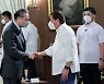 중 아세안 상대 '백신 외교', 베트남만 제외