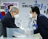 [사설] 의사협회 찾아가 질병청 폄훼한 김종인 위원장