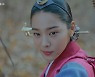 '철인왕후' 설인아, 신혜선 뒤통수 때렸다 "손이 미끄러져"