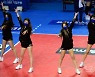 추위를 날려버릴 화려한 공연! [포토]