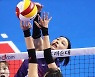 공격하는 김연경