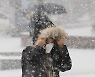[포토]광화문을 겨울왕국으로 만드는 폭설