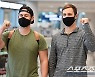 [포토] 터커-멩덴 '2021시즌 기대하세요!'
