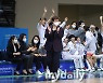 [MD포토] 유영주 감독 '연장 승부 끝에 승리 확신'