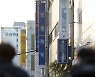 수도권 학원 10인 이상 대면수업 허용..기숙학원도 문 연다