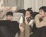고은아X미르, 대표는 전화 중..'방가네' 진지 모드? [리포트:컷]