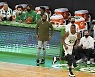 선수 11명 코로나19 추가 확진..시즌 일정 차질 생긴 NBA