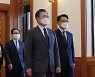 공수처 출범했지만.. 인사위·위헌심판 '산 넘어 산'