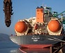 포스코, LNG 추진 원료전용선 세계 최초 운항 성공