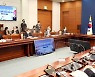 1년여 남은 임기, 남·북·미 대화 복원 '올인'