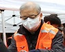 [포토]급식 나눠주는 염수정 추기경