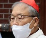 [포토]염수정 추기경, 명동밥집 축복식 주례