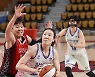 '18점 15리바운드' 어김없이 돋보였던 배혜윤의 노련함