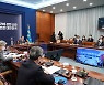 [사설] "한·일 관계 안정적" "새 남북 연락 기구" 황당한 외교·안보 보고