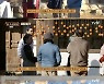 '윤스테이' 윤여정, 종교 신념으로 비건인 네팔父와 능숙한 영어 '소통'