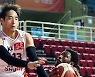 [포토] kt 김영환, 페이크에 당했네!