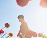 햇살 같은 남자, 김선호 겐조 퍼퓸과 함께한 청량美 가득한 향수 화보 공개