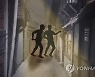 대림동 칼부림에 남녀 2명 사망..용의자 중국동포 추적