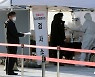 코로나 국내발생 1주 평균 384명, 거리두기 완화되나