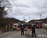 원주서 5t 화물차 전신주 충돌