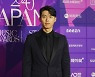 [2020 APAN AWARDS] '대상' 현빈 "♥손예진 덕분에 멋지게 숨쉴 수 있었다" [종합]